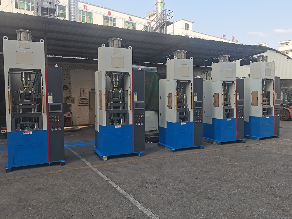電感粉末成型機(jī)1.jpg
